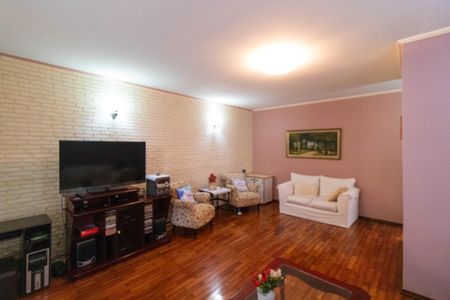 Casa à venda com 237m², 3 quartos e 4 vagasSala