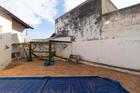 Casa à venda com 237m², 3 quartos e 4 vagasQuintal