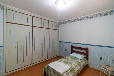 Casa à venda com 237m², 3 quartos e 4 vagasQuarto 2