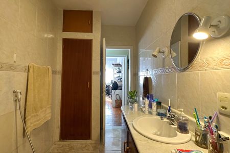 Apartamento à venda com 155m², 3 quartos e 1 vaga Apartamento à venda com 155m², 3 quartos e 1 vagaBanheiro 2