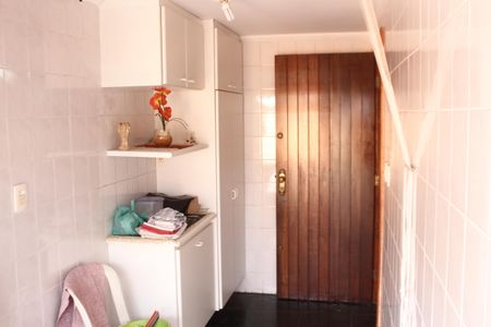 Casa à venda com 216m², 3 quartos e 4 vagasÁrea de Serviço 2