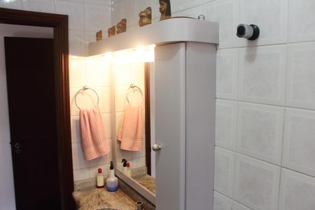 Casa à venda com 216m², 3 quartos e 4 vagasBanheiro da Suíte