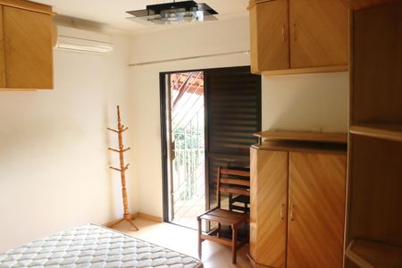 Casa à venda com 216m², 3 quartos e 4 vagasQuarto Suíte