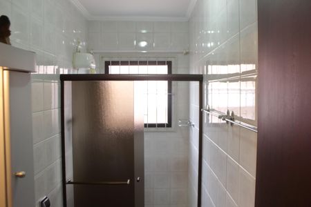 Casa à venda com 216m², 3 quartos e 4 vagasBanheiro da Suíte