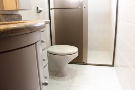 Casa à venda com 216m², 3 quartos e 4 vagasBanheiro da Suíte