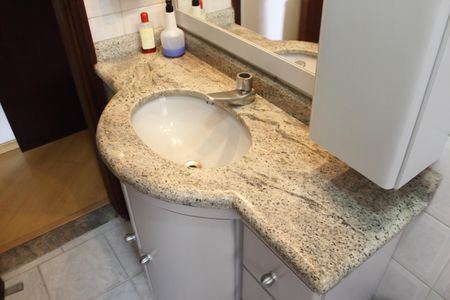 Casa à venda com 216m², 3 quartos e 4 vagasBanheiro da Suíte