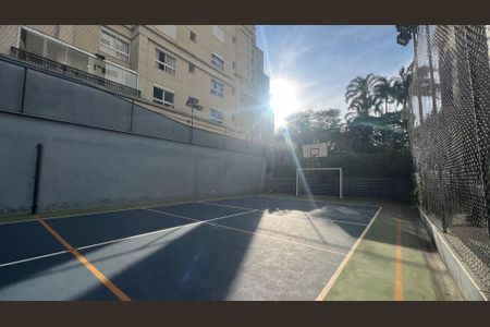Apartamento à venda com 279m², 4 quartos e 4 vagas Apartamento à venda com 279m², 4 quartos e 4 vagasQuadra