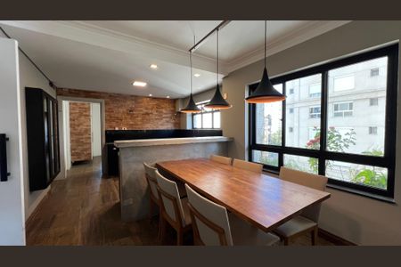Apartamento à venda com 279m², 4 quartos e 4 vagas Apartamento à venda com 279m², 4 quartos e 4 vagasCopa