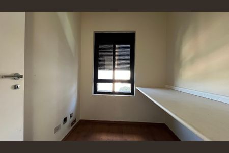 Apartamento à venda com 279m², 4 quartos e 4 vagas Apartamento à venda com 279m², 4 quartos e 4 vagasQuarto de Serviço