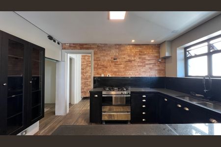 Apartamento à venda com 279m², 4 quartos e 4 vagas Apartamento à venda com 279m², 4 quartos e 4 vagasCozinha
