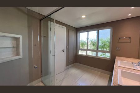 Apartamento à venda com 279m², 4 quartos e 4 vagas Apartamento à venda com 279m², 4 quartos e 4 vagasBanheiro da Suíte 3