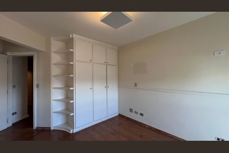 Apartamento à venda com 279m², 4 quartos e 4 vagas Apartamento à venda com 279m², 4 quartos e 4 vagasSuite 1