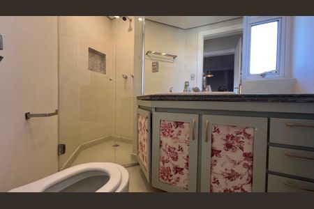 Apartamento à venda com 279m², 4 quartos e 4 vagas Apartamento à venda com 279m², 4 quartos e 4 vagasBanheiro da Suíte 1