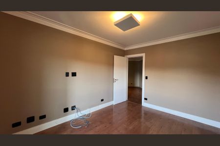 Apartamento à venda com 279m², 4 quartos e 4 vagas Apartamento à venda com 279m², 4 quartos e 4 vagasQuarto