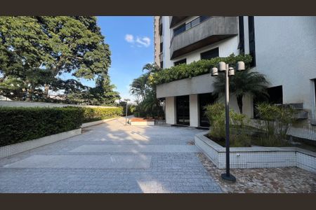 Apartamento à venda com 279m², 4 quartos e 4 vagas Apartamento à venda com 279m², 4 quartos e 4 vagasEntrada