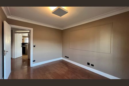 Apartamento à venda com 279m², 4 quartos e 4 vagas Apartamento à venda com 279m², 4 quartos e 4 vagasQuarto
