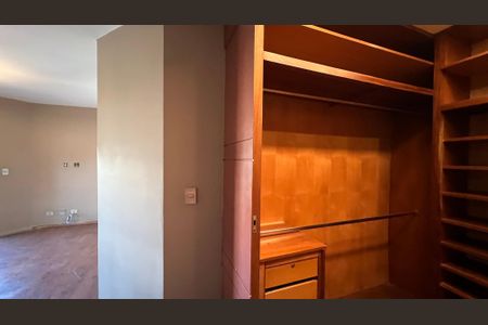 Apartamento à venda com 279m², 4 quartos e 4 vagas Apartamento à venda com 279m², 4 quartos e 4 vagasSuíte 3