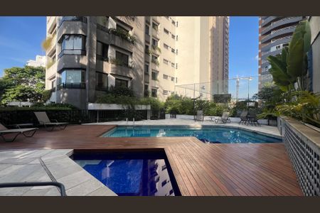 Apartamento à venda com 279m², 4 quartos e 4 vagas Apartamento à venda com 279m², 4 quartos e 4 vagasPiscina
