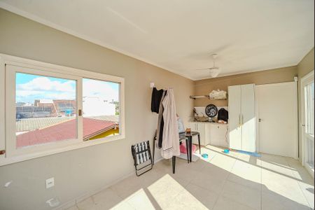 Casa à venda com 240m², 3 quartos e 2 vagas Casa à venda com 240m², 3 quartos e 2 vagasÁrea de Serviço/Cobertura