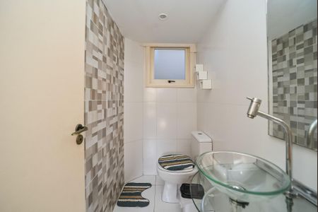 Casa à venda com 240m², 3 quartos e 2 vagas Casa à venda com 240m², 3 quartos e 2 vagasLavabo