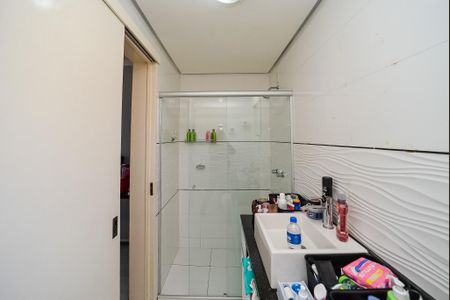 Casa à venda com 240m², 3 quartos e 2 vagas Casa à venda com 240m², 3 quartos e 2 vagasBanheiro da Suíte