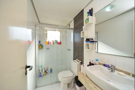 Casa à venda com 240m², 3 quartos e 2 vagas Casa à venda com 240m², 3 quartos e 2 vagasBanheiro Social