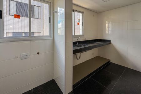 Apartamento à venda com 63m², 2 quartos e 2 vagas Apartamento à venda com 63m², 2 quartos e 2 vagasCozinha e Área de Serviço