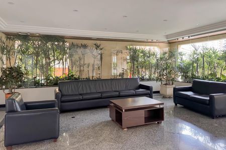 Apartamento à venda com 74m², 3 quartos e 2 vagasHall social