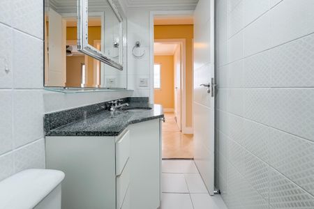 Apartamento à venda com 74m², 3 quartos e 2 vagasBanheiro 