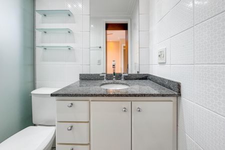 Apartamento à venda com 74m², 3 quartos e 2 vagasBanheiro da Suíte