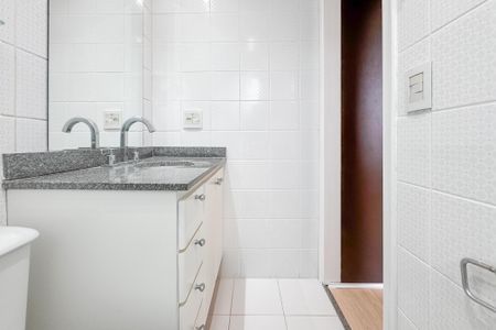 Apartamento à venda com 74m², 3 quartos e 2 vagasBanheiro da Suíte