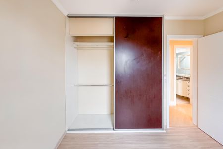 Apartamento à venda com 74m², 3 quartos e 2 vagasQuarto 2 