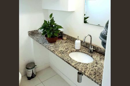 Casa de condomínio à venda com 126m², 5 quartos e 3 vagas