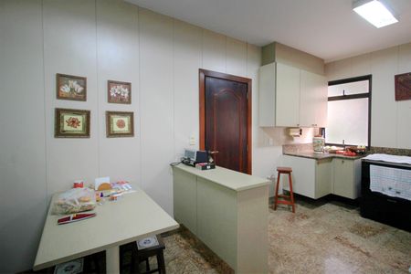 Apartamento à venda com 275m², 4 quartos e 3 vagasCozinha