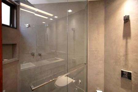 Apartamento à venda com 275m², 4 quartos e 3 vagasBanheiro da Suíte 2