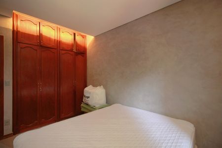 Apartamento à venda com 275m², 4 quartos e 3 vagasSuite 2