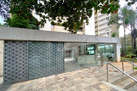 Apartamento à venda com 275m², 4 quartos e 3 vagas Apartamento à venda com 275m², 4 quartos e 3 vagasFachada