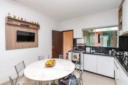 Casa à venda com 154m², 3 quartos e 2 vagas Casa à venda com 154m², 3 quartos e 2 vagasCozinha