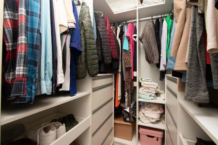 Casa à venda com 154m², 3 quartos e 2 vagas Casa à venda com 154m², 3 quartos e 2 vagasCloset da Suíte 1