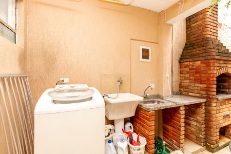 Casa à venda com 154m², 3 quartos e 2 vagas Casa à venda com 154m², 3 quartos e 2 vagasLavanderia