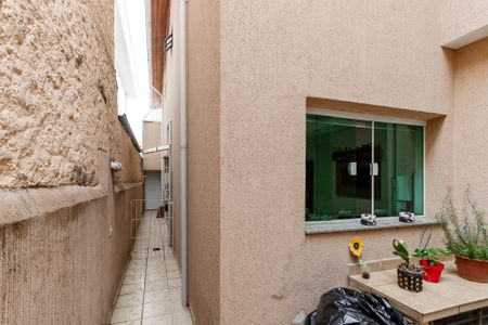 Casa à venda com 154m², 3 quartos e 2 vagas Casa à venda com 154m², 3 quartos e 2 vagasCorredor Lateral