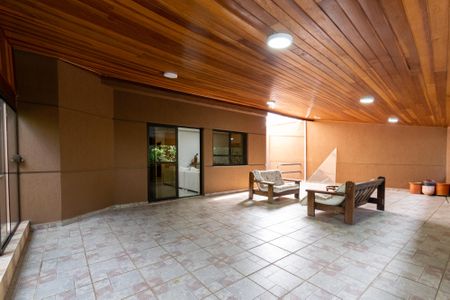 Casa à venda com 298m², 4 quartos e 3 vagasVaranda