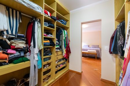 Casa à venda com 298m², 4 quartos e 3 vagasCloset da Suíte 1