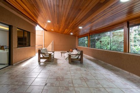 Casa à venda com 298m², 4 quartos e 3 vagasVaranda