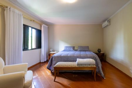 Casa à venda com 298m², 4 quartos e 3 vagasSuíte 1