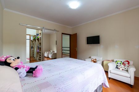 Casa à venda com 298m², 4 quartos e 3 vagasSuíte 2