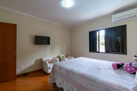 Casa à venda com 298m², 4 quartos e 3 vagasSuíte 2