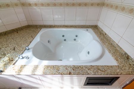 Casa à venda com 298m², 4 quartos e 3 vagasBanheiro da Suíte 1