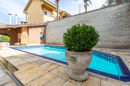 Casa à venda com 298m², 4 quartos e 3 vagasPiscina