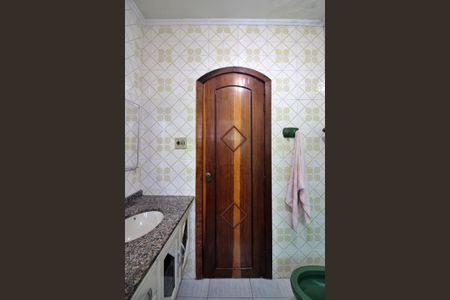 Casa à venda com 220m², 4 quartos e 2 vagasSuíte Banheiro